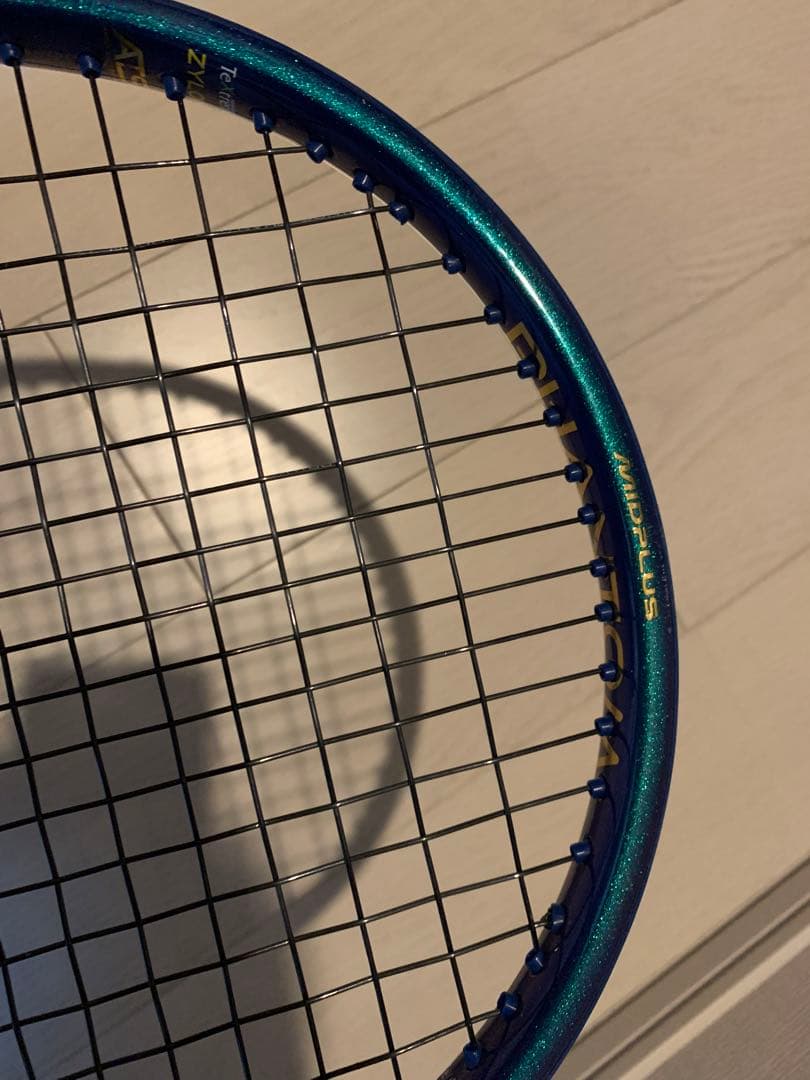 Phantom 100 テニスラケット　グリップ3
