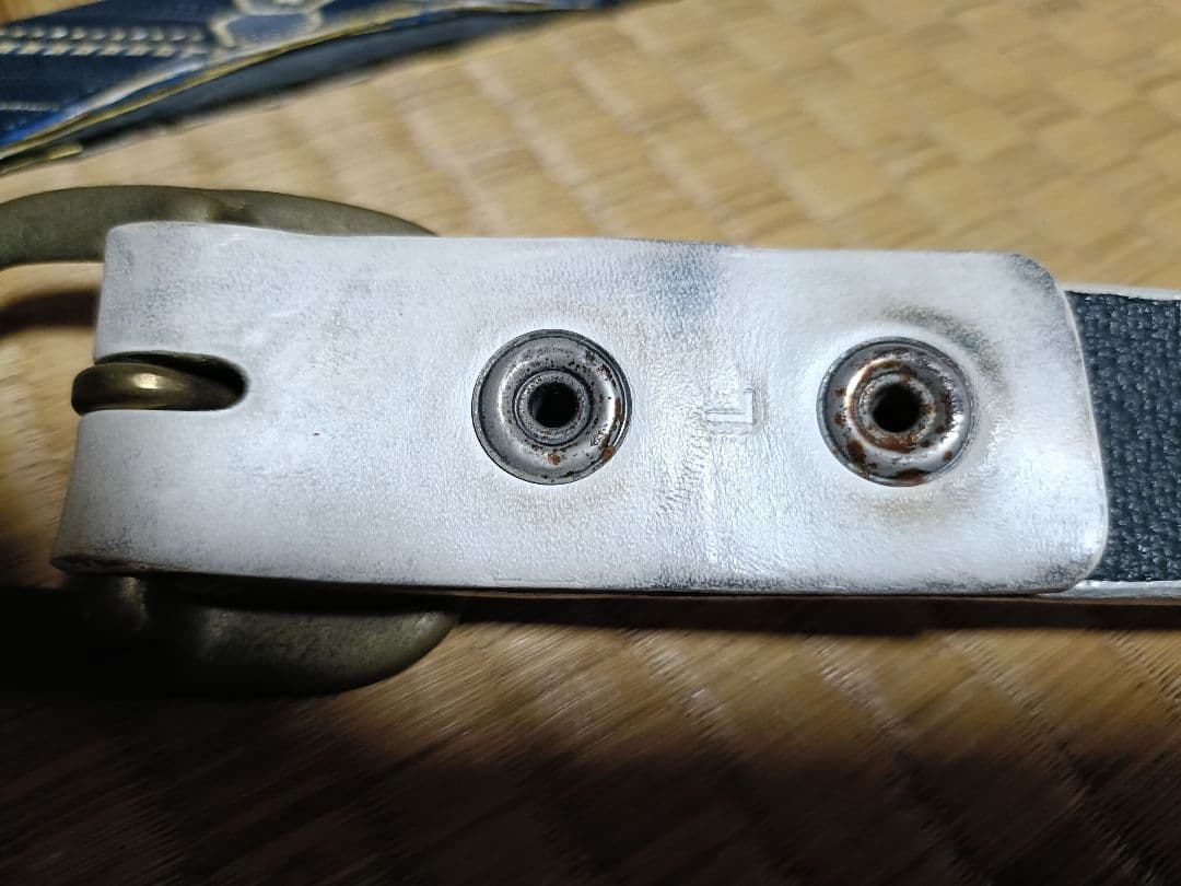 666 スタッズ付ベルト
