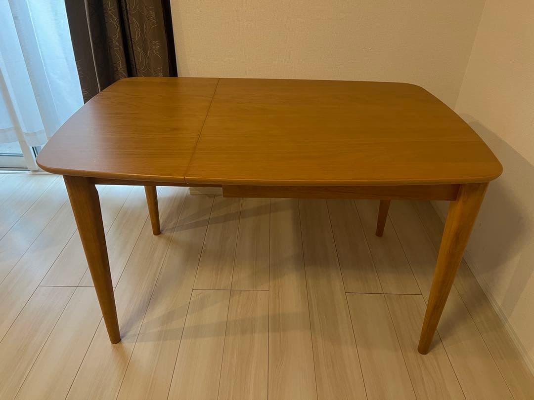 【直接受け渡しのみ】ニトリ伸長式ダイニングテーブル