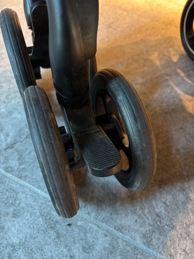 【美品2025年最新モデル】ラクーナ クッション フリー AE ベージュ