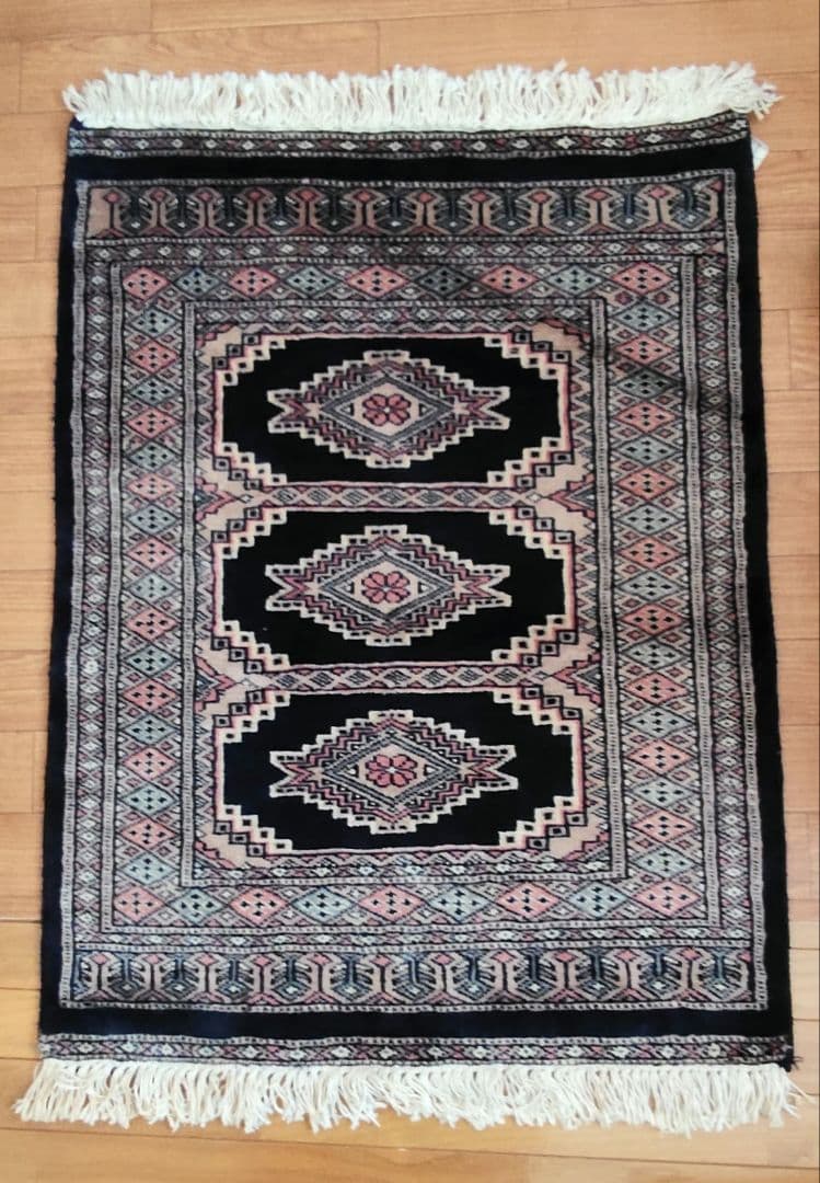 64x84cmパキスタン製手織りラグ　マット