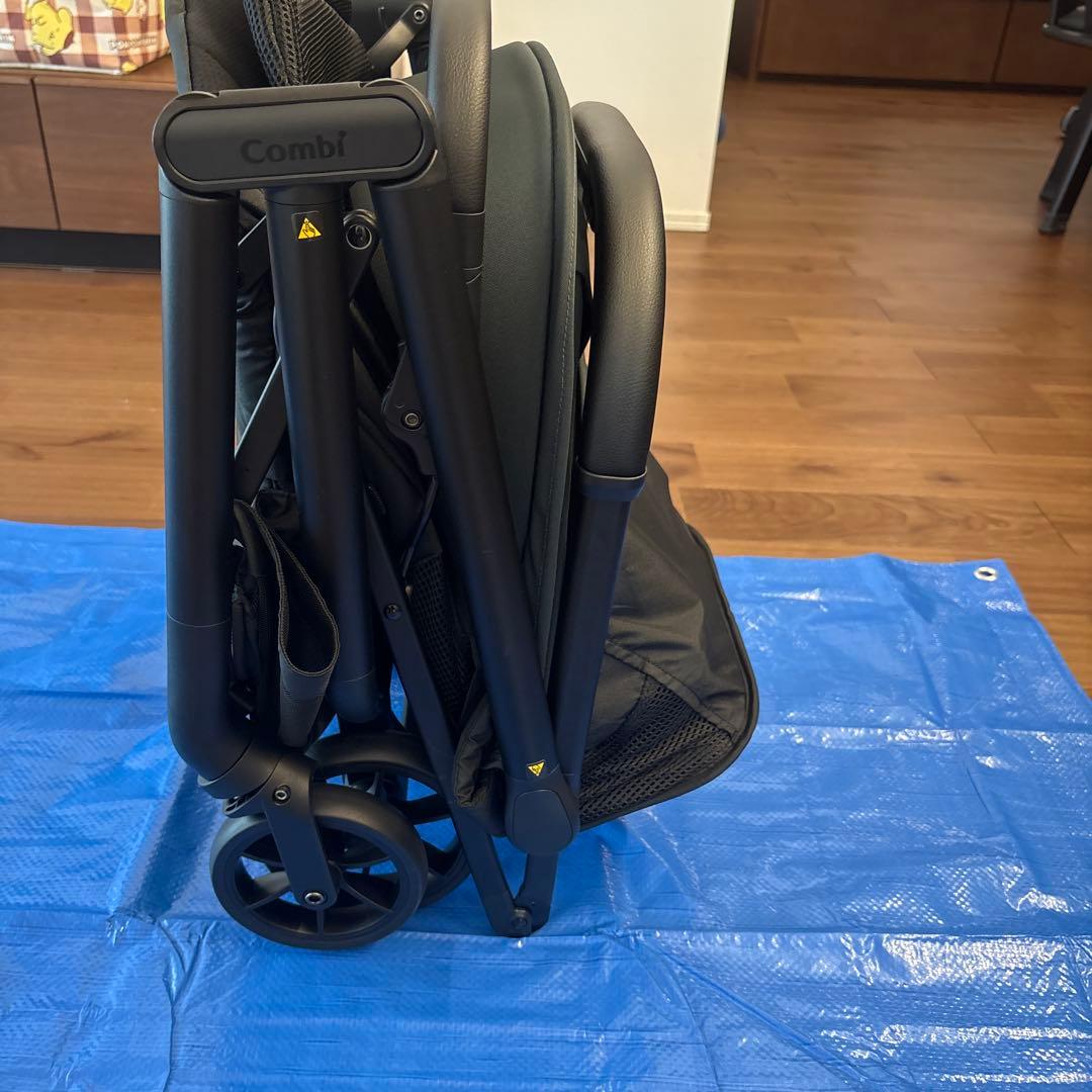 Combi auto N secondベビーカーb型
