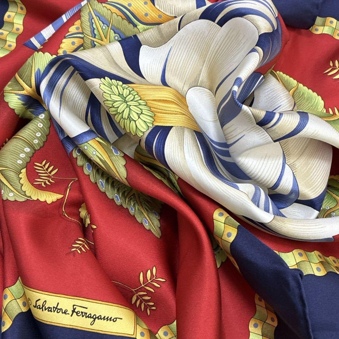 極美品✨サルヴァトーレフェラガモ シルク 大判スカーフ ストール 花柄 イタリア