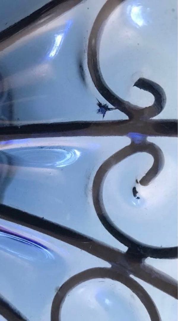 ヴィンテージ　青色高台器　ガラス球体 装飾金属ワイヤー付き