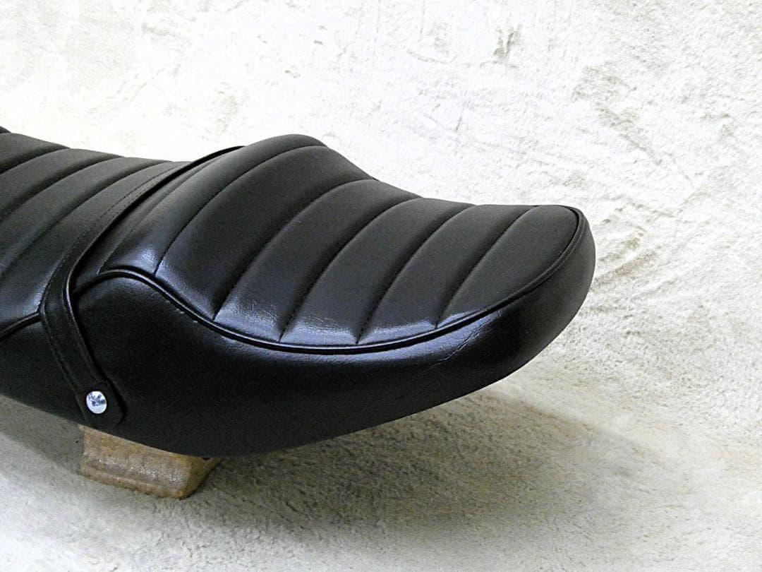 ゼファー400 前期・初期 黒皮 タックロール シート/C1-4