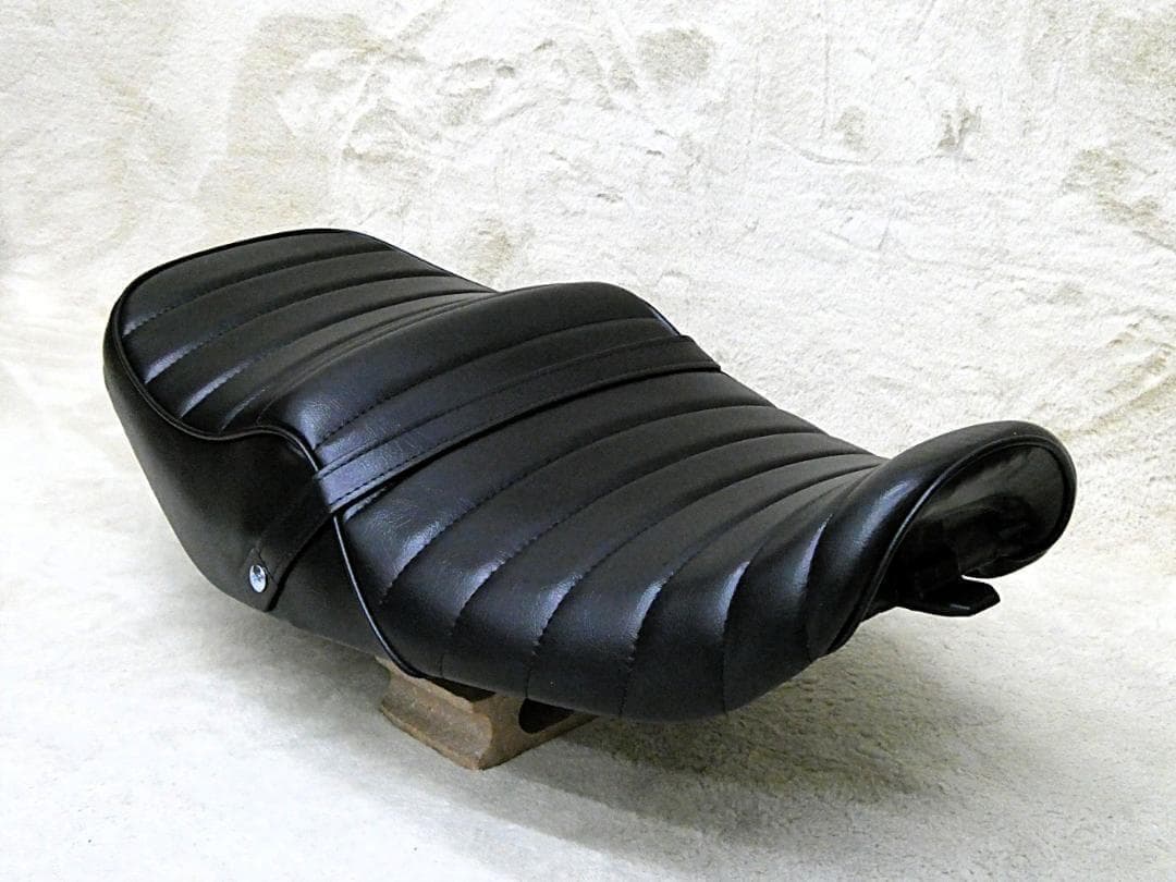 ゼファー400 前期・初期 黒皮 タックロール シート/C1-4