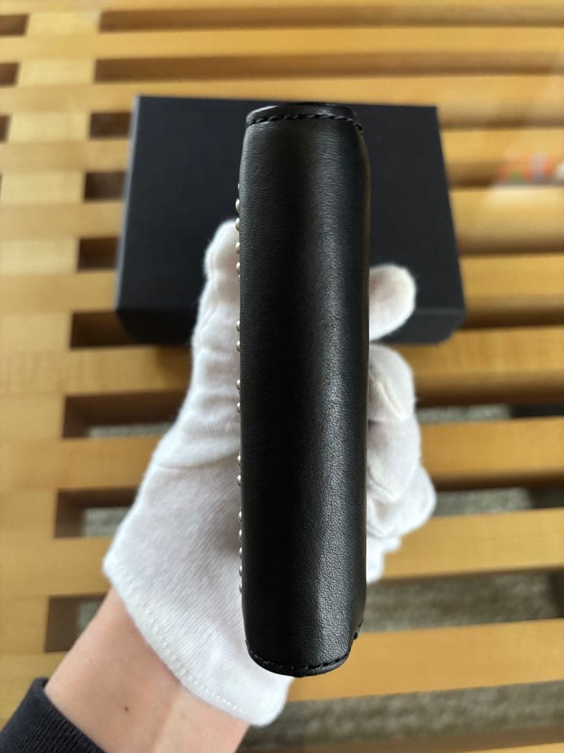 新品・完売品 ヒステリックグラマー ロゴスタッズ ラウンドジップ ミニウォレット