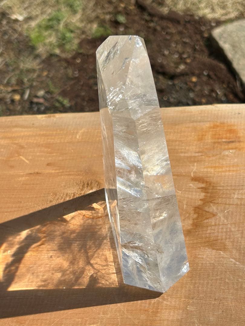 水晶透明度が高く最高品質AAAAAレインボークラック入