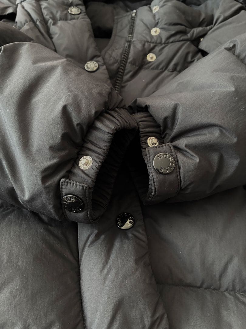 MONCLER モンクレール ショート丈ダウンジャケット 黒