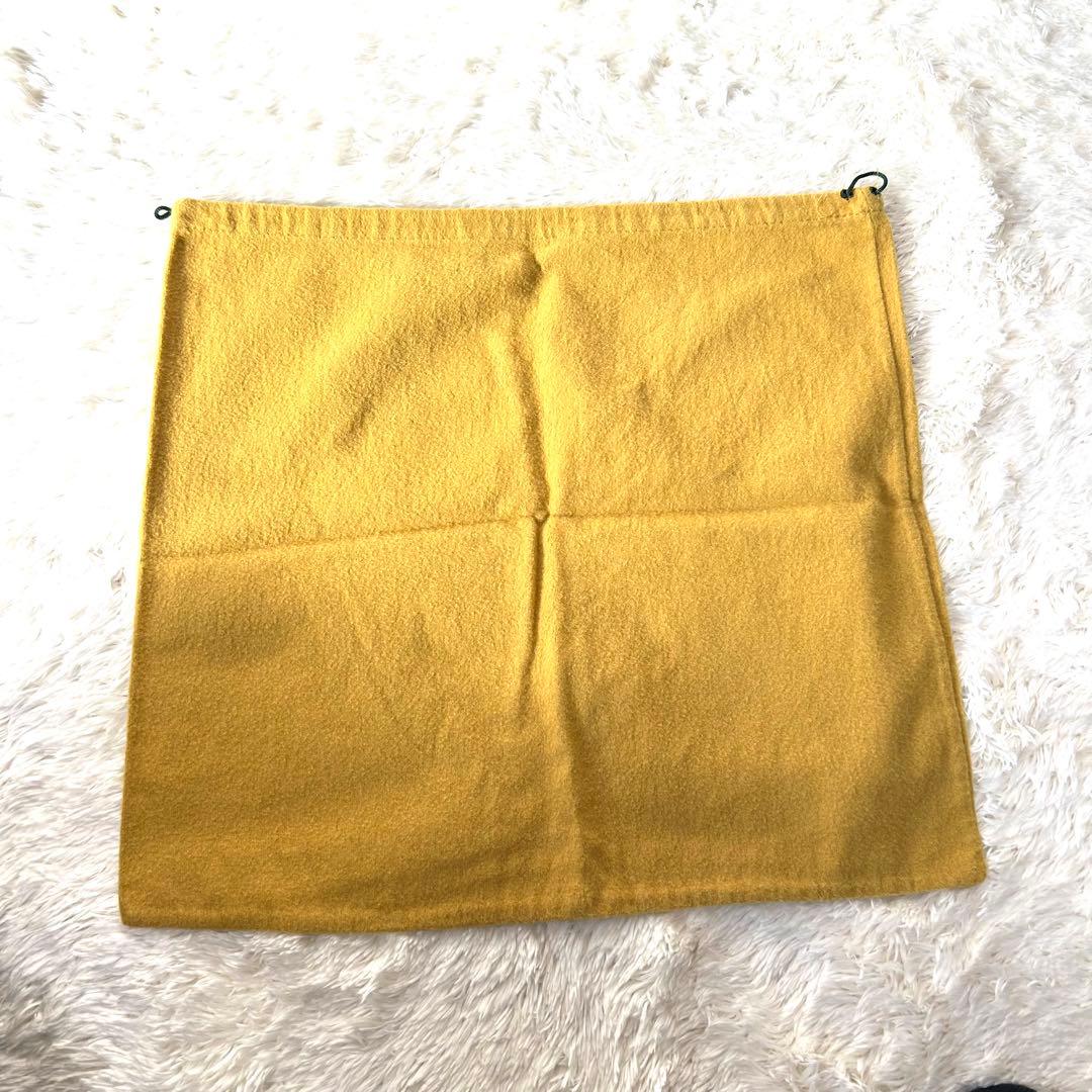 即完売品✨イルビゾンテ　ボディバッグ　ウエストポーチ　シボ革　斜め掛け　ネイビー