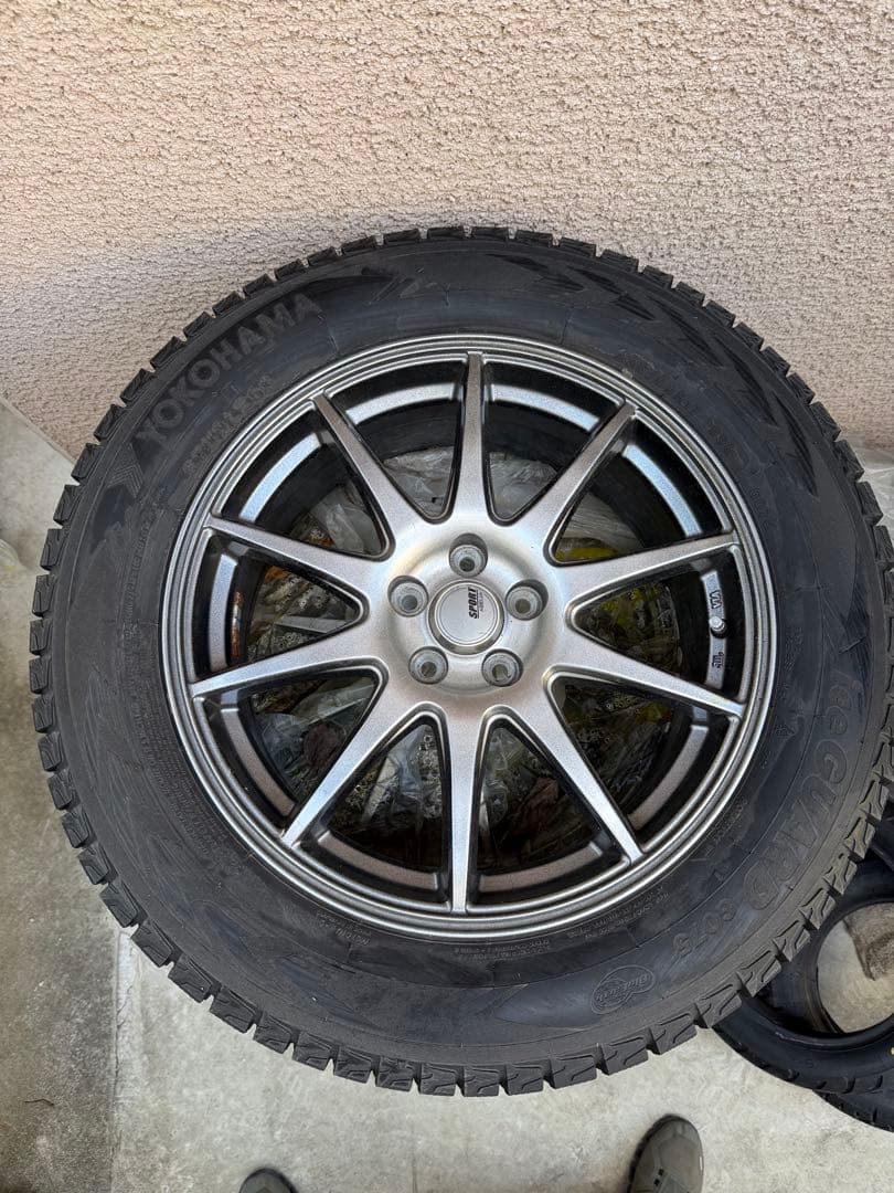 ヨコハマ スタッドレスタイヤ 17インチ　5穴