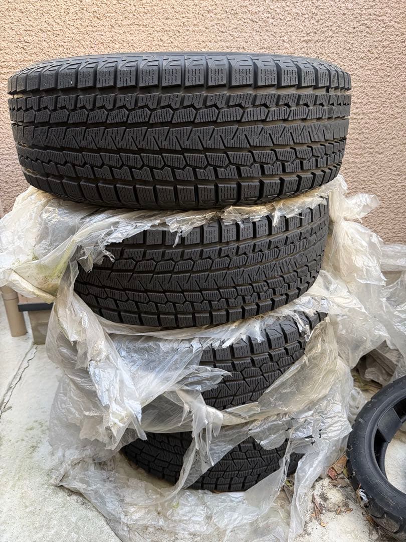 ヨコハマ スタッドレスタイヤ 17インチ　5穴