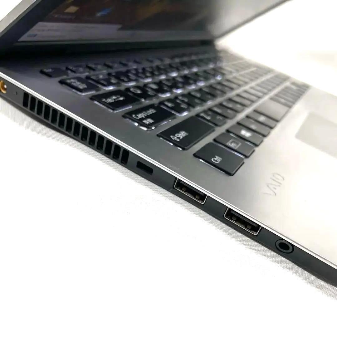 ノートパソコンi5-第10世代メモリ8GB SSD256GB VAIO r117