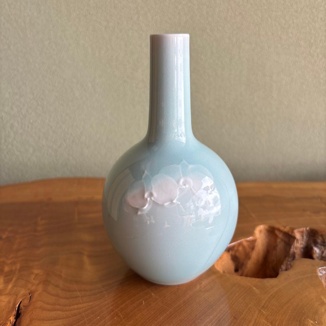 名張窯 青磁胡蝶菊文 鶴首花瓶 角谷英明造 共箱