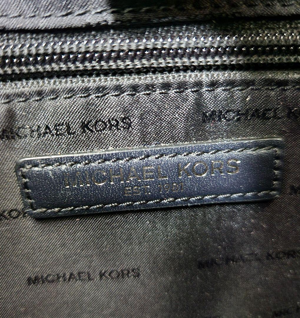 【美品】マイケルコース メッセンジャーバッグ ネイビー系 シグネチャー柄