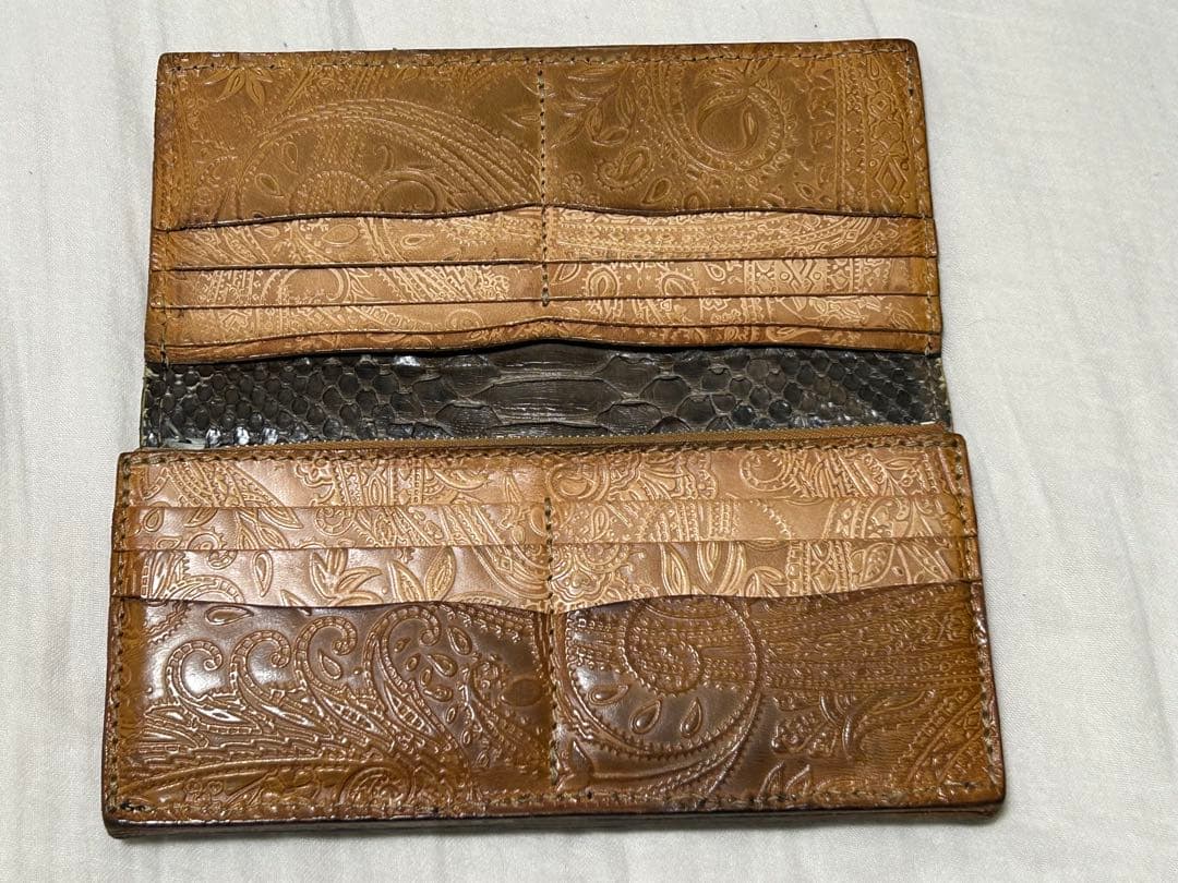 長財布　高級　本革　エイ革