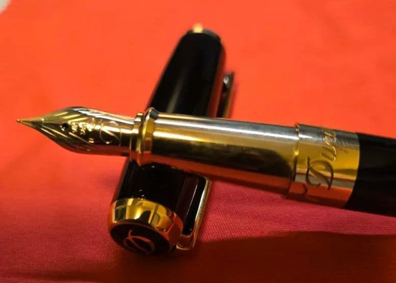 S.T. Dupont 万年筆 　ラインD　ブラックラッカー