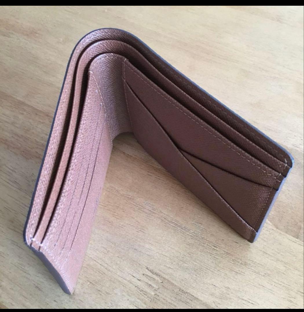 ルイヴィトン　二つ折り財布