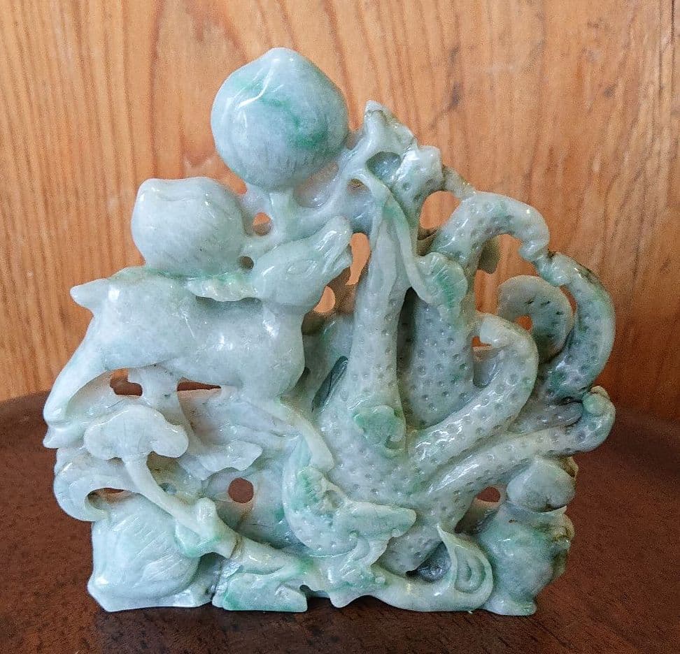 翡翠の置物