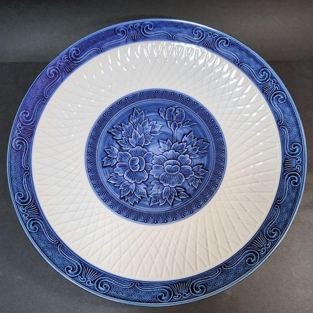 青と白の花柄の陶磁器皿　大皿
