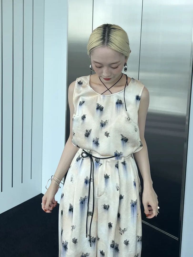 【新品タグ付き】Ameri CLARA SATIN TANK TOP