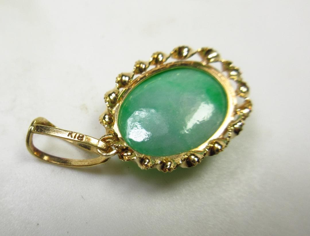 １８金枠・翡翠　オーバル　「ジェダイト」　　　K18ペンダントトップ