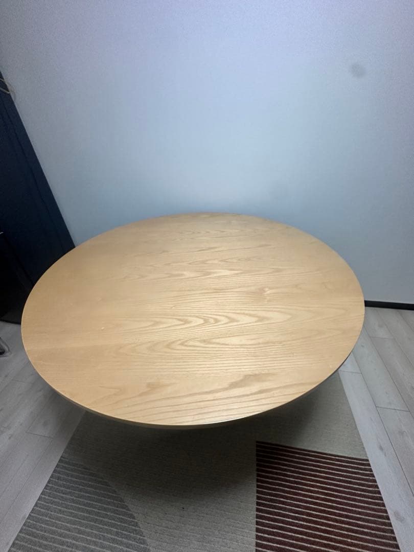 ダイニングテーブル（1200×1200,高さ720）