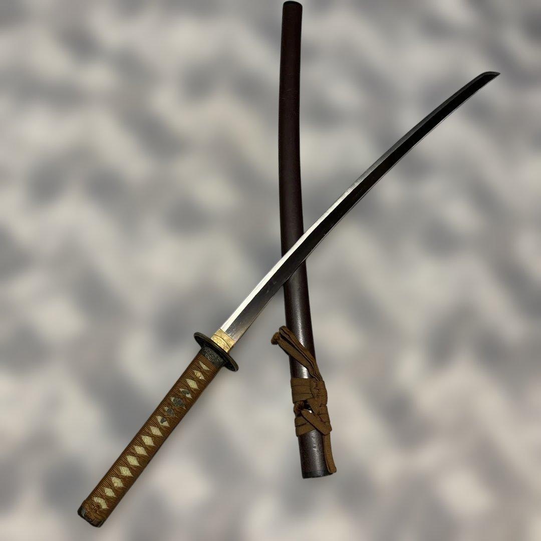 上級模造刀 茶柄 鶴松図楕円鍔 茶鱗鞘