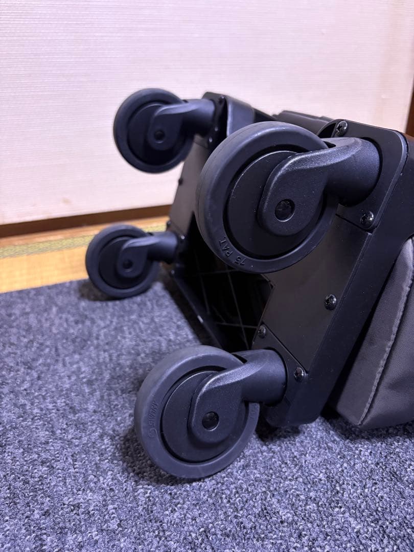 スワニー　Mサイズ　ブラウン　75ミリキャスター