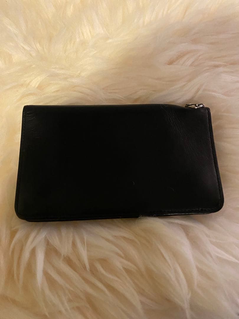 アージェントグリーム　黒い二つ折り財布 スナップボタン付き