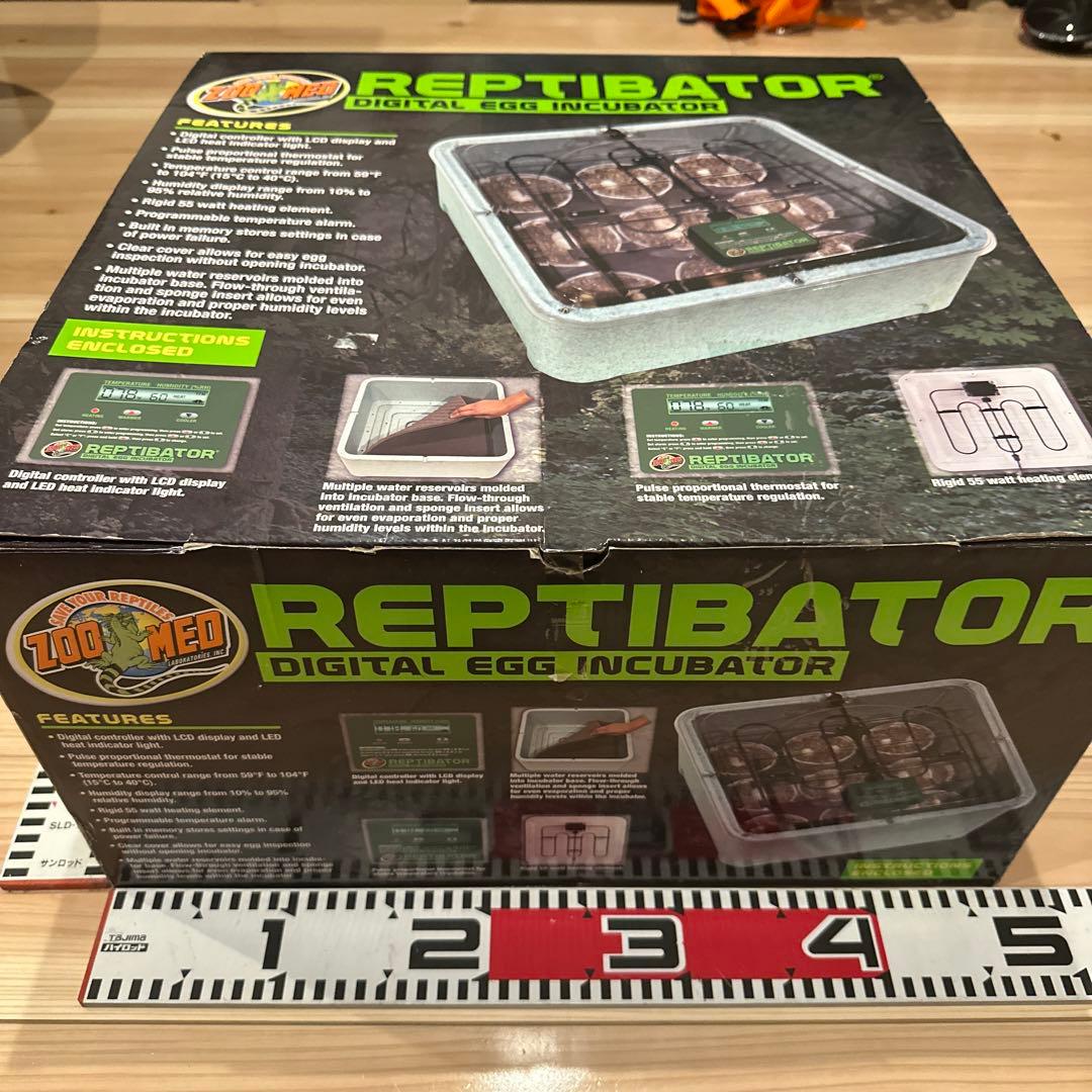 爬虫類　インキュベーター　孵卵器