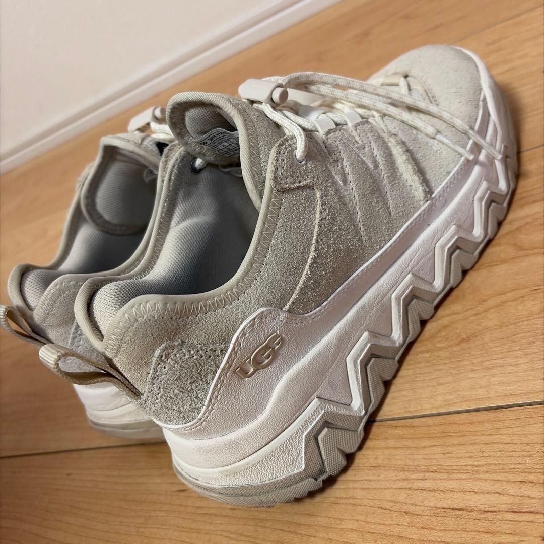 UGG W CAPTRAIL LOW （LBEG）　スニーカー