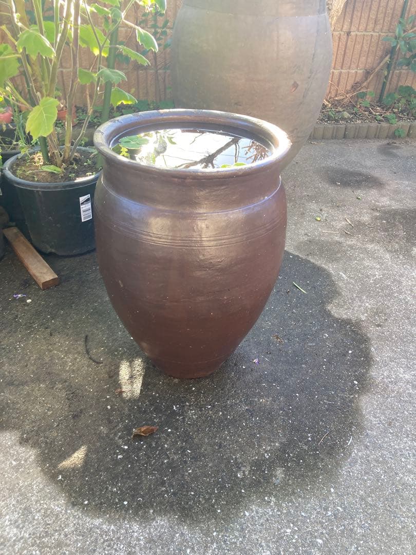 存在感抜群！時代物 陶器の大型甕 古い壺 。茶褐色。和モダン 55センチ