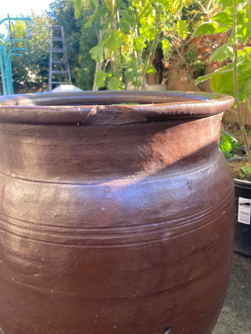 存在感抜群！時代物 陶器の大型甕 古い壺 。茶褐色。和モダン 55センチ