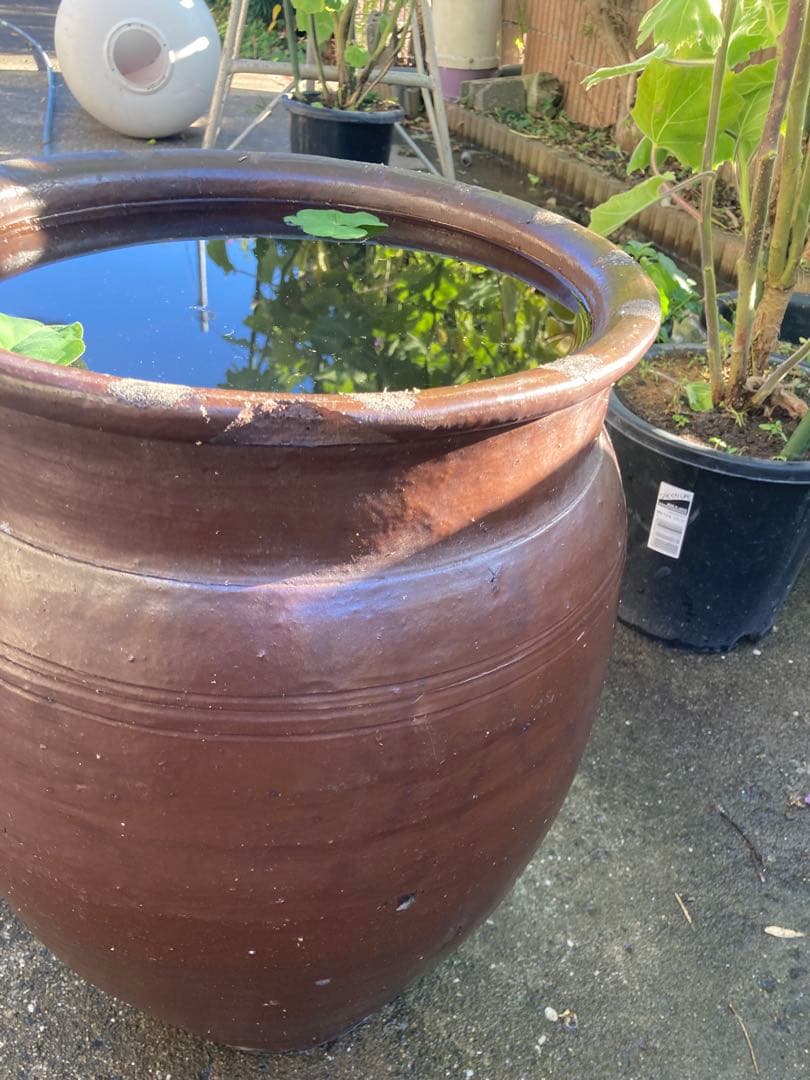 存在感抜群！時代物 陶器の大型甕 古い壺 。茶褐色。和モダン 55センチ