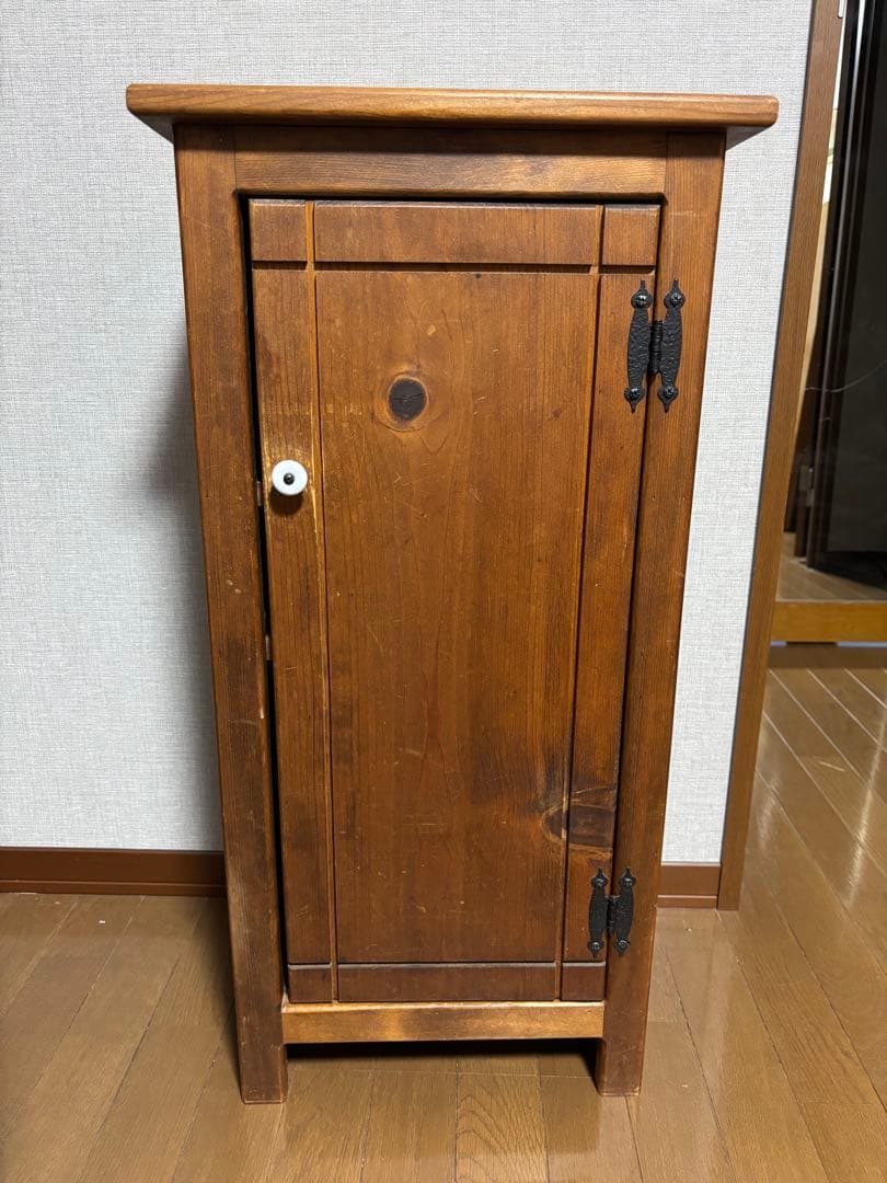 カントリーキャビネット