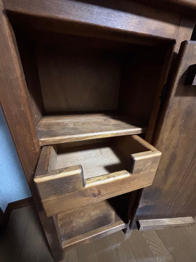 カントリーキャビネット