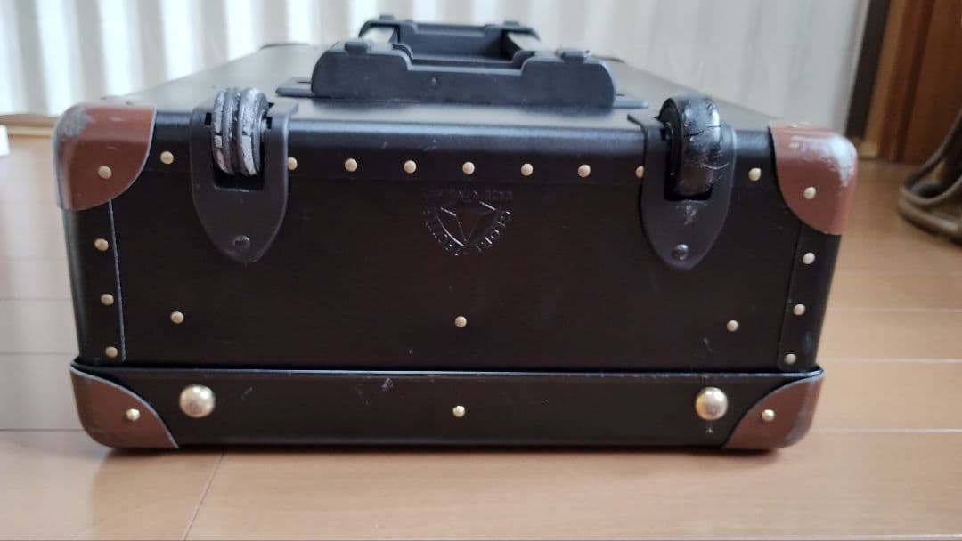 m*様 グローブトロッター　GLOBE TROTTER スモールキャリーオン 3