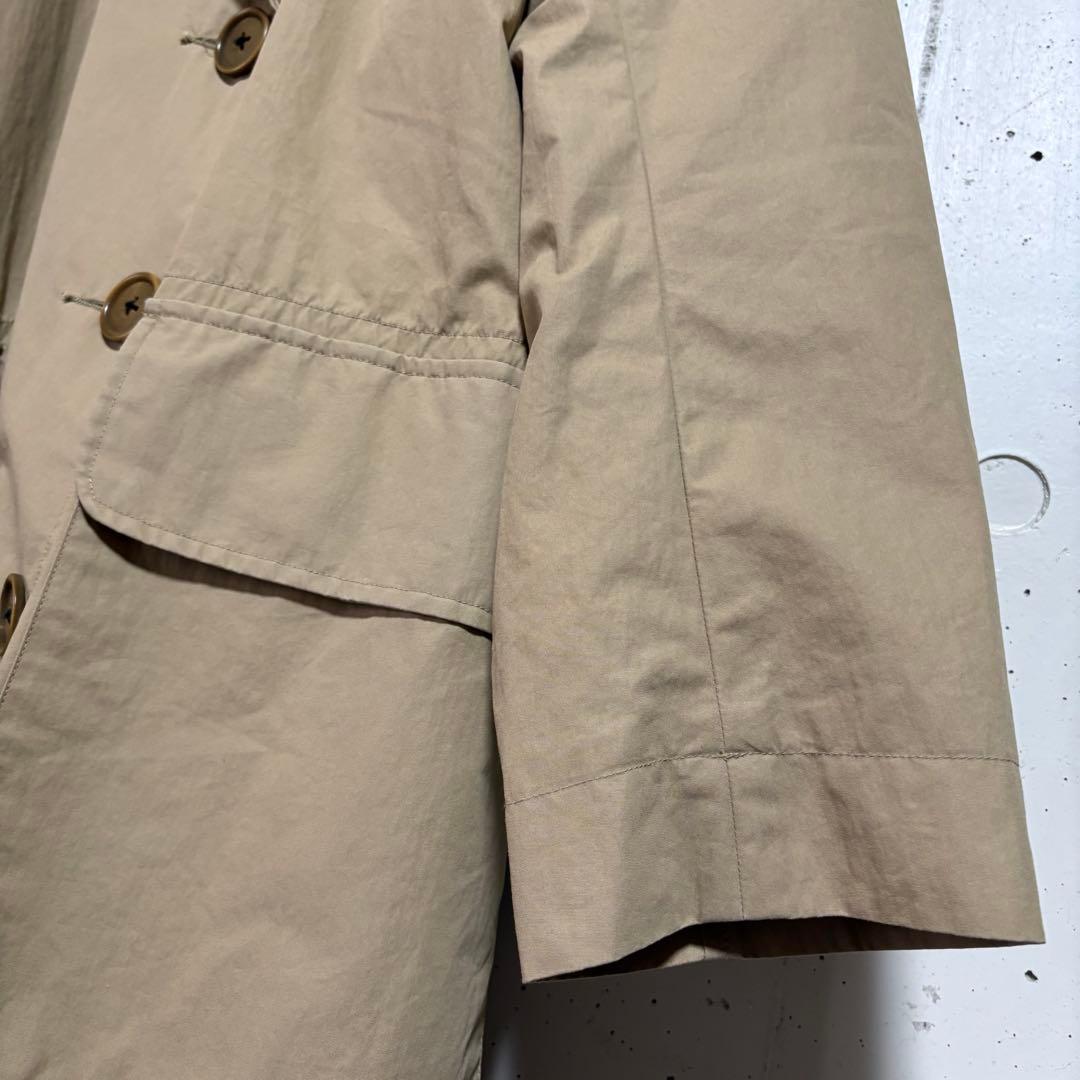 MHL. ドライワックスコットンナインロン トレンチコート ストーンベージュ