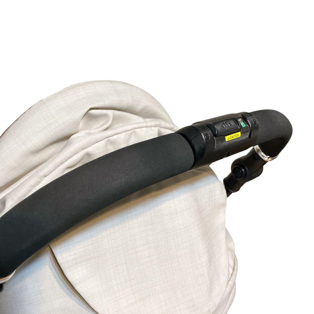 コンビ　スゴカルαcompact エッグショックAW ベージュ　オート4キャス