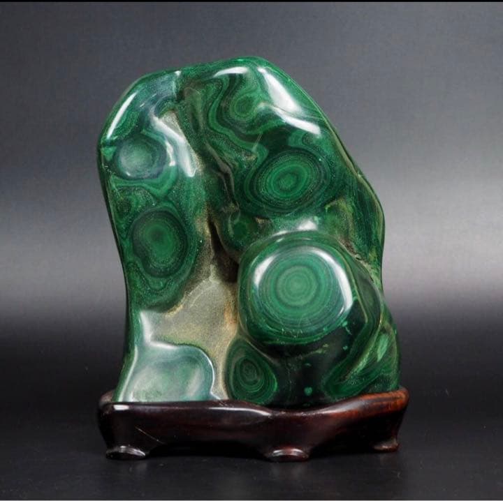 送料無料　天然石　綺麗な孔雀（クジャク）石置物　重さ2.7ｋｇ