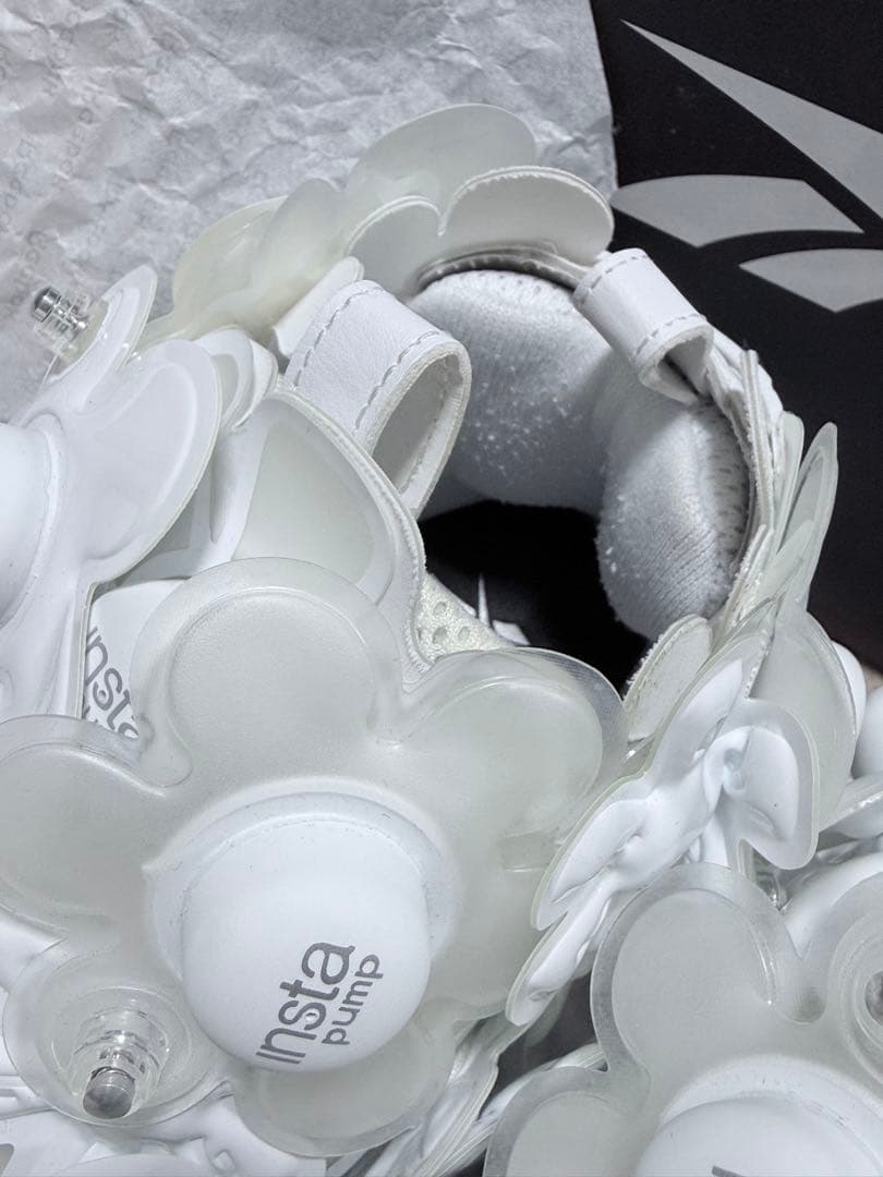 Noir × Reebok フラワーポンプ　白　24cm