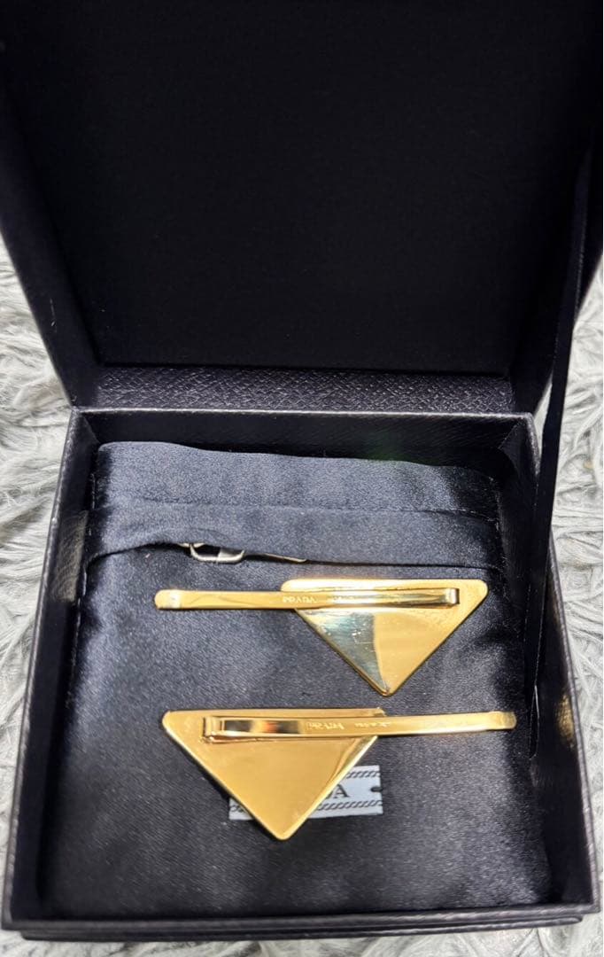 美品 PRADA プラダ メタルヘアピン パールグレー