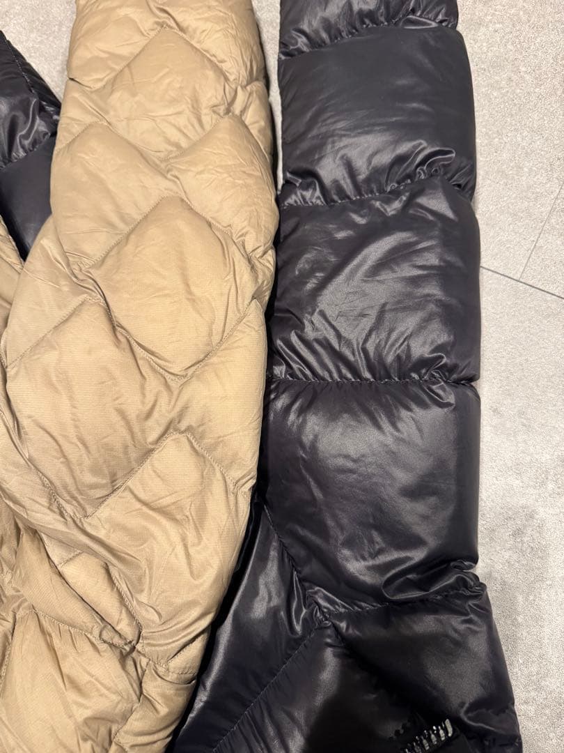 MONCLER ダウンジャケット 黒 フード付き