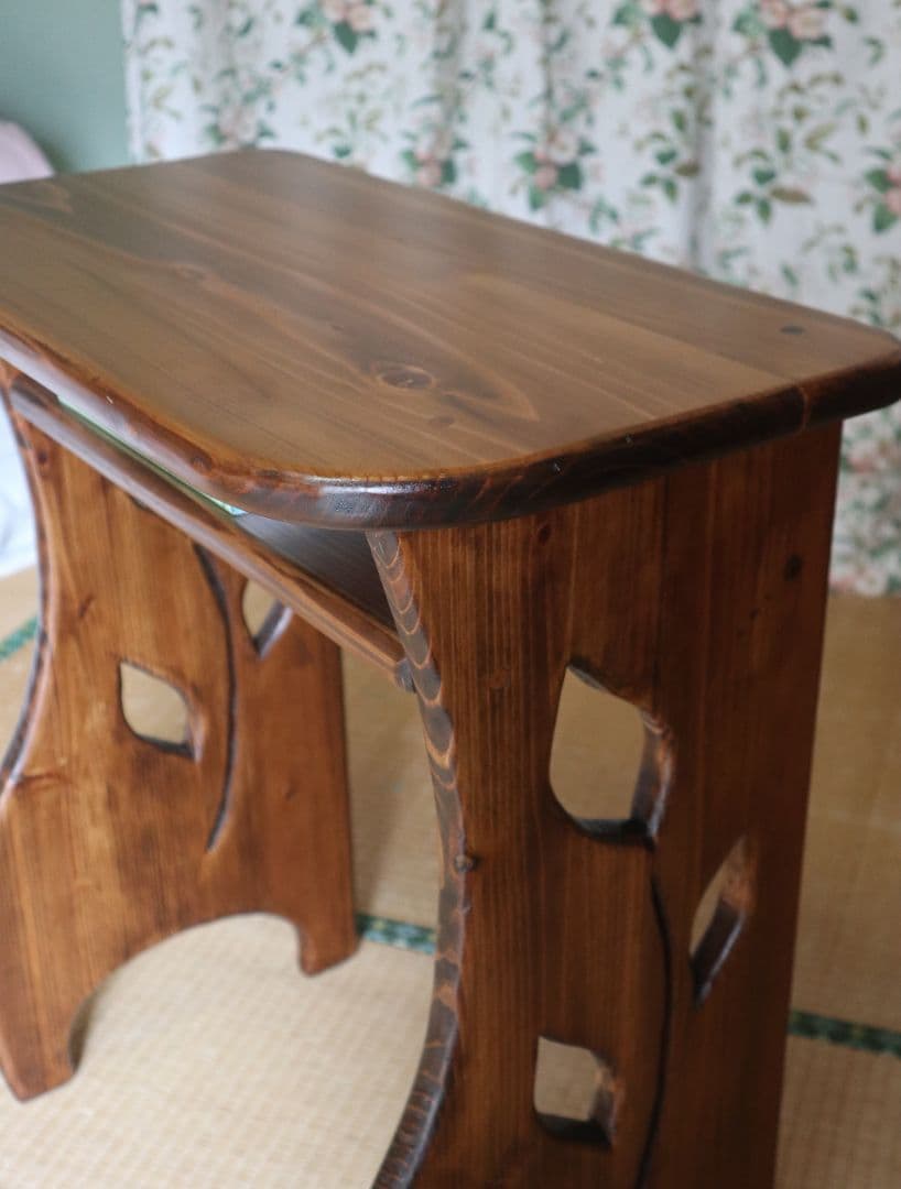 吉野杉の小さな机　手作り　奈良