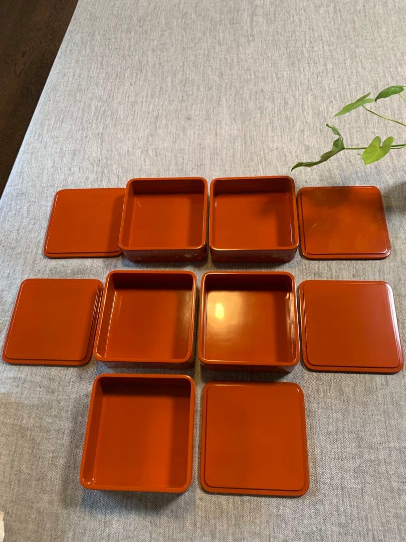 ￼輪島塗 小重（小ぶり重箱）五客　春秋蒔絵　桜　紅葉　ちらし　木箱入未使用保管品