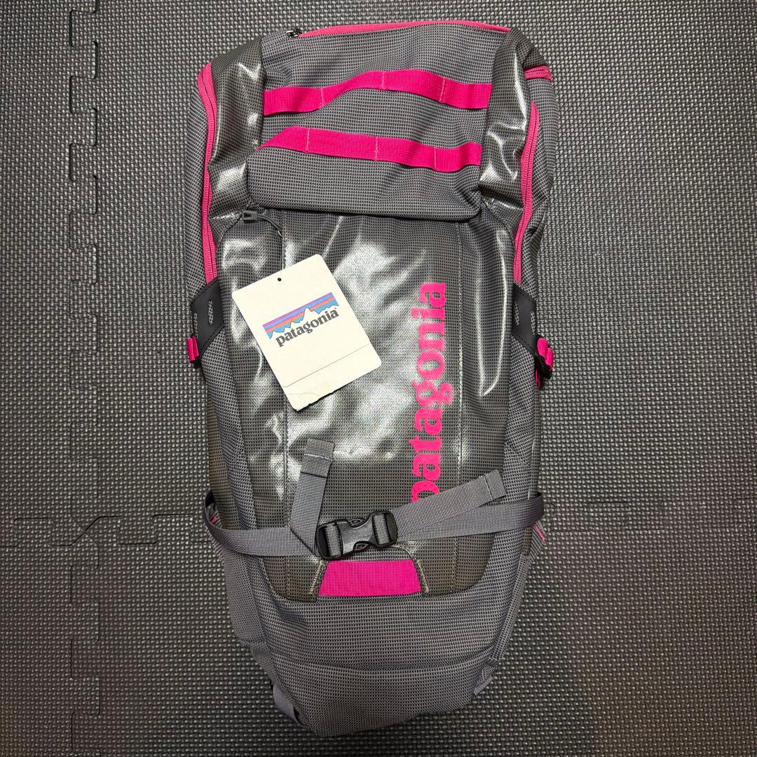 patagonia BLACK HOLE PACK 25L グレー/ピンク
