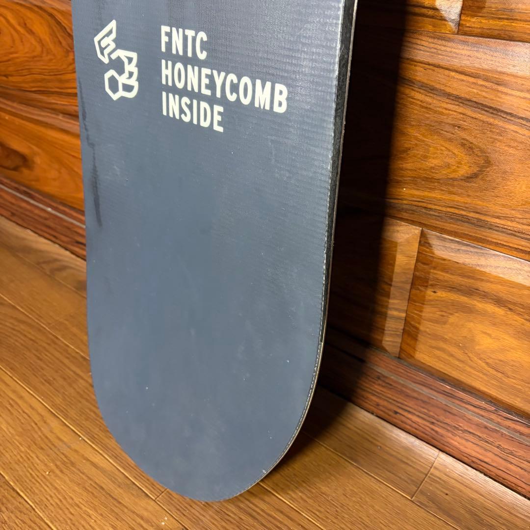 FNTC エフエヌティーシー TNTスノーボード 150cm 未使用級 超美品