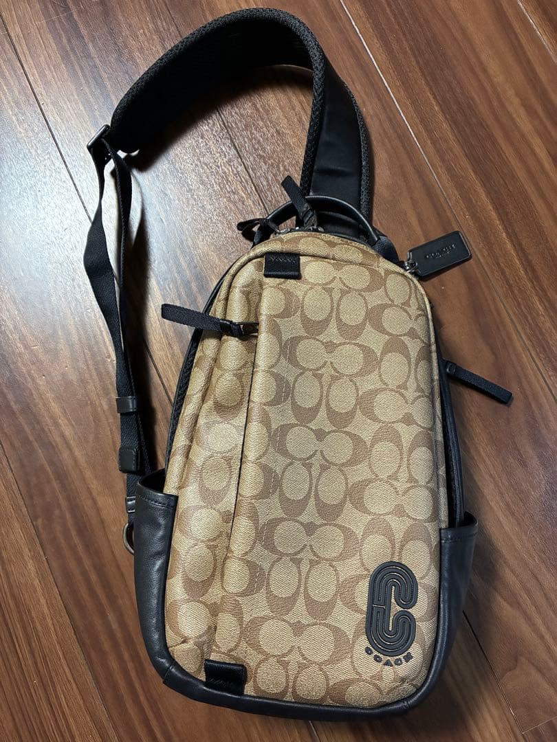 COACH ボディバッグ　シグネチャー　ワンショルダーバッグ
