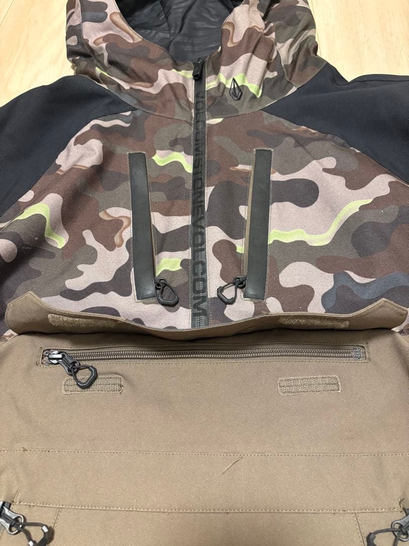 VOLCOM スノーボードウェア　ジャケット M